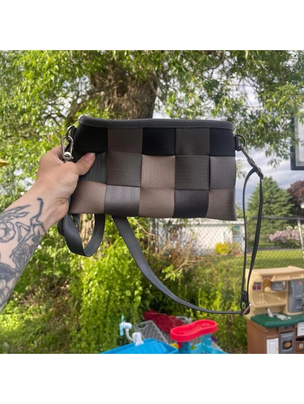 Harvey’s seatbelt crossbody bag neutral colors